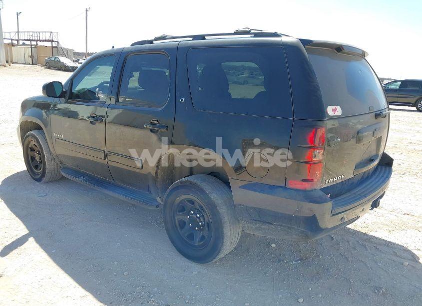 Photo 3 of 2013 Chevrolet Tahoe LT (VIN 1GNSCBE03DR144994)