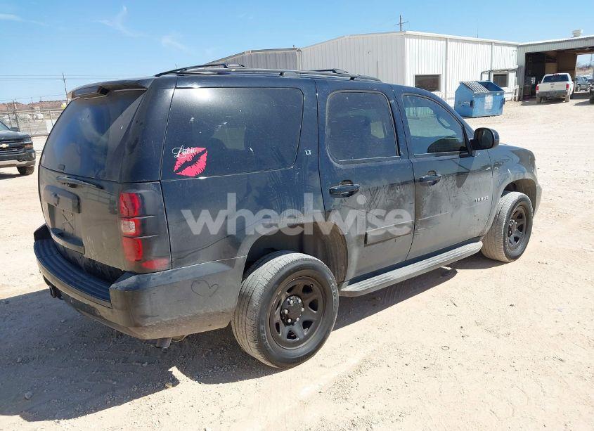 Photo 4 of 2013 Chevrolet Tahoe LT (VIN 1GNSCBE03DR144994)