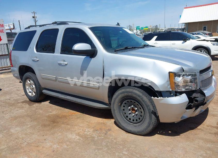 2013 Chevrolet Tahoe LT (VIN 1GNSCBE03DR153730) main photo