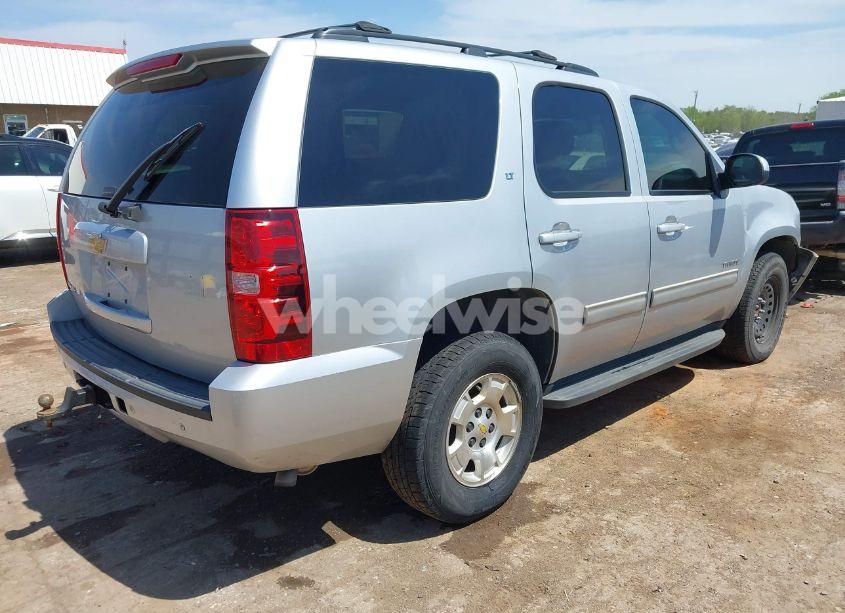 Photo 4 of 2013 Chevrolet Tahoe LT (VIN 1GNSCBE03DR153730)