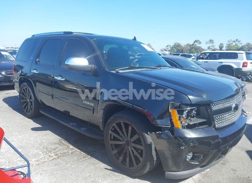 2013 Chevrolet Tahoe LT (VIN 1GNSCBE03DR174545) main photo