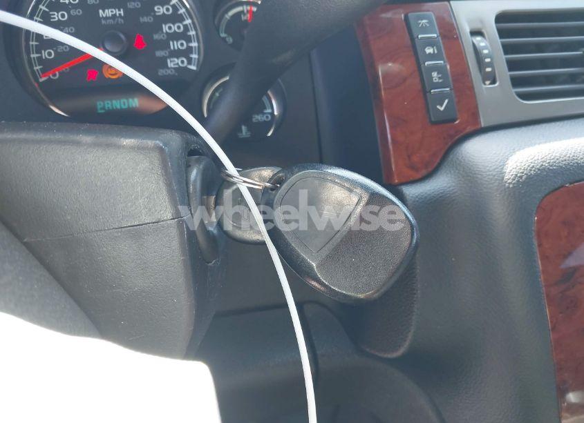 Photo 11 of 2013 Chevrolet Tahoe LT (VIN 1GNSCBE03DR174545)