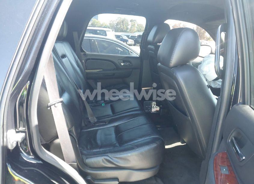 Photo 8 of 2013 Chevrolet Tahoe LT (VIN 1GNSCBE03DR174545)