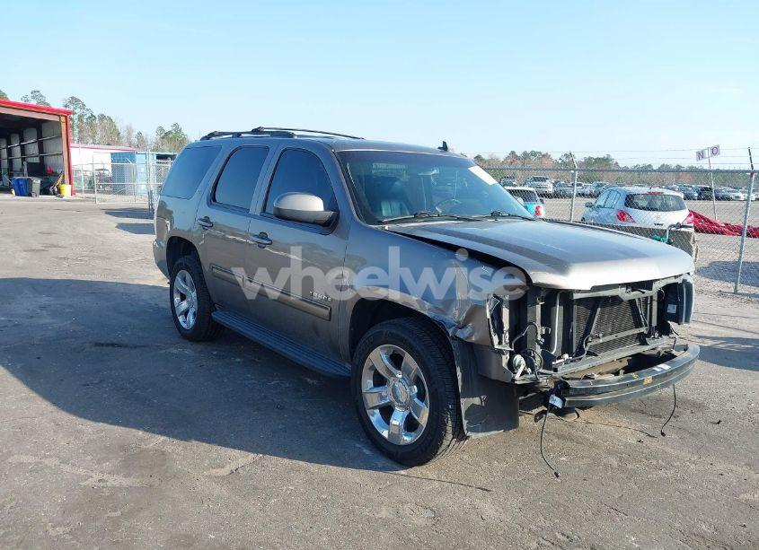 2013 Chevrolet Tahoe LT (VIN 1GNSCBE03DR235859) main photo