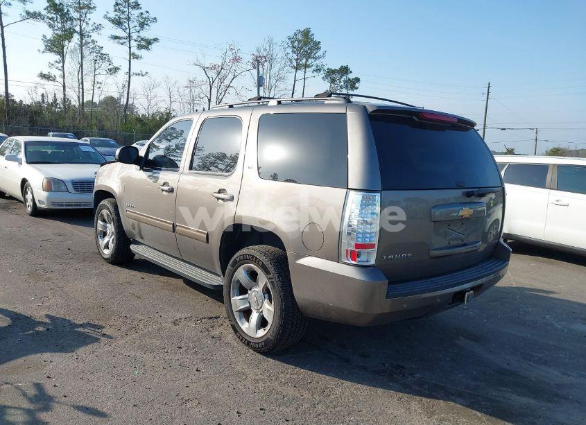 Photo 3 of 2013 Chevrolet Tahoe LT (VIN 1GNSCBE03DR235859)