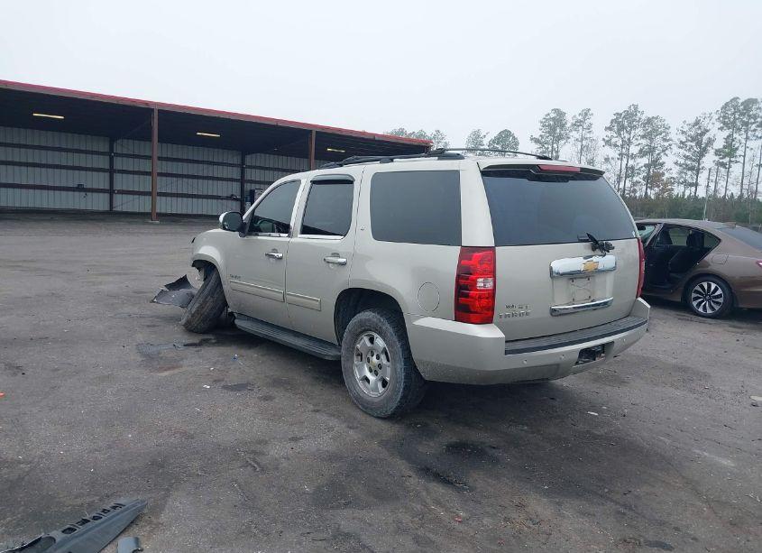 Photo 3 of 2013 Chevrolet Tahoe LT (VIN 1GNSCBE03DR352891)