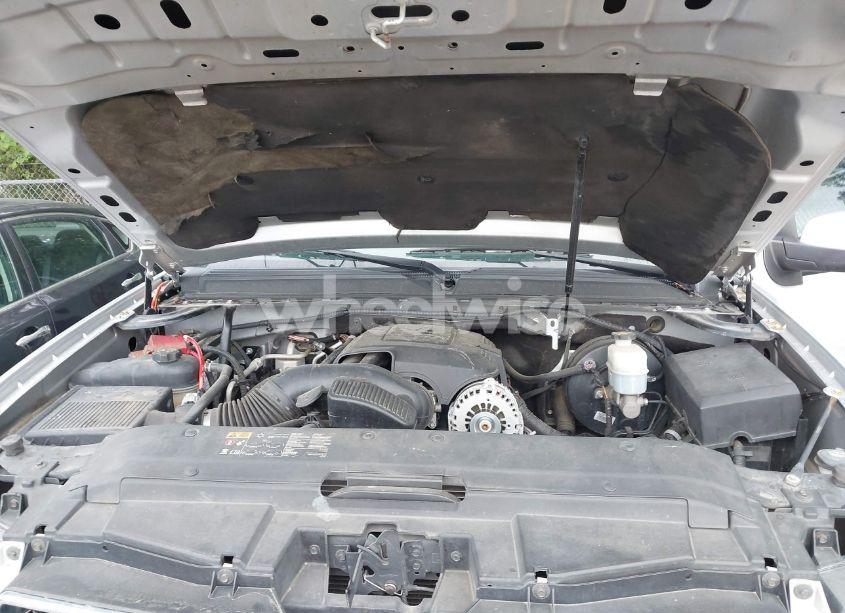 Photo 10 of 2014 Chevrolet Tahoe LT (VIN 1GNSCBE03ER185739)