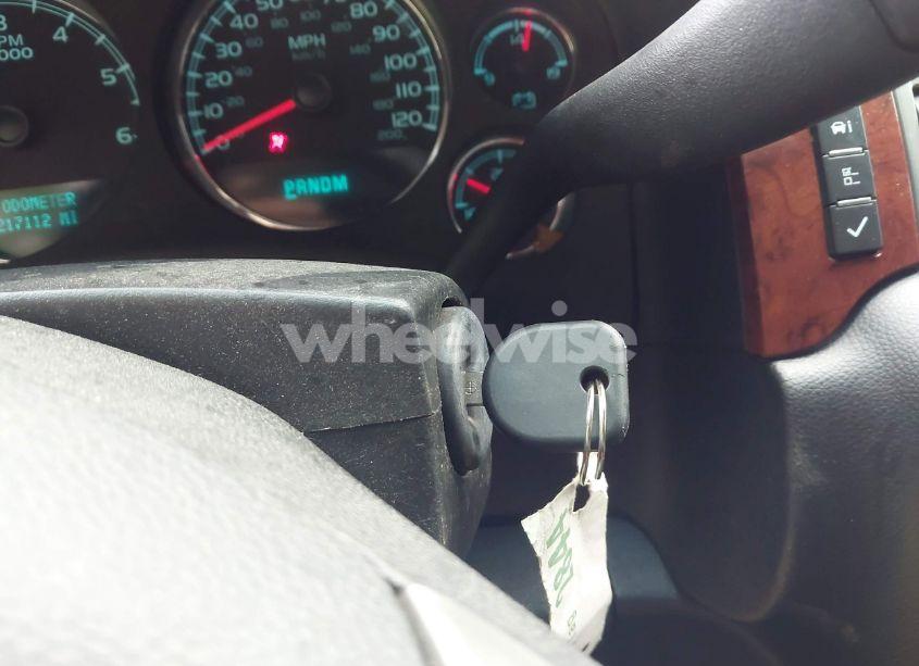 Photo 11 of 2014 Chevrolet Tahoe LT (VIN 1GNSCBE03ER185739)