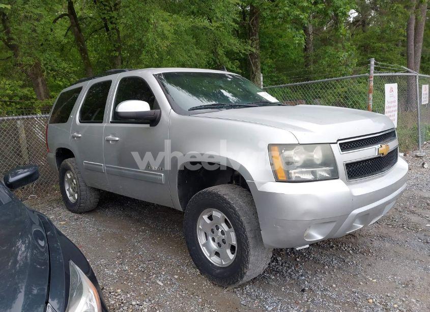 Photo 13 of 2014 Chevrolet Tahoe LT (VIN 1GNSCBE03ER185739)