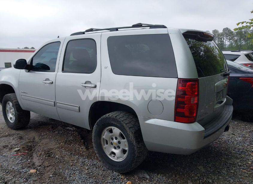 Photo 3 of 2014 Chevrolet Tahoe LT (VIN 1GNSCBE03ER185739)