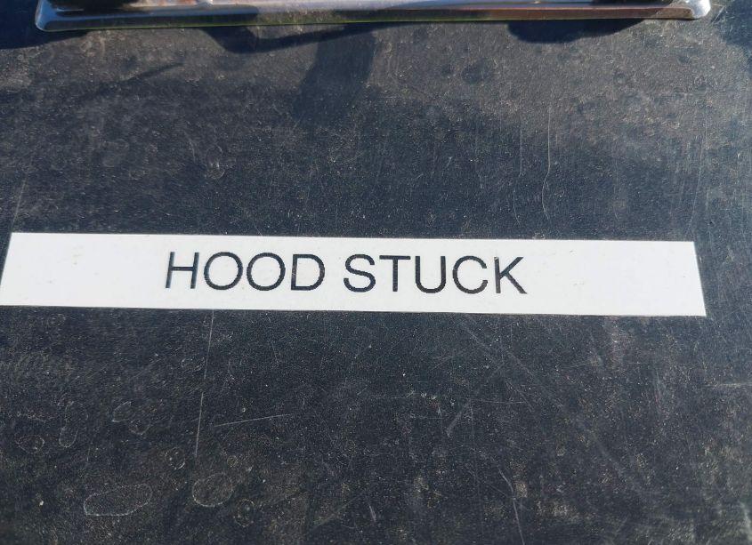 Photo 10 of 2011 Chevrolet Tahoe LT (VIN 1GNSCBE04BR183431)