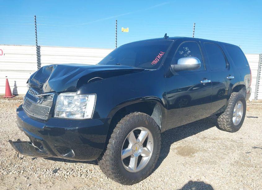 Photo 2 of 2011 Chevrolet Tahoe LT (VIN 1GNSCBE04BR183431)