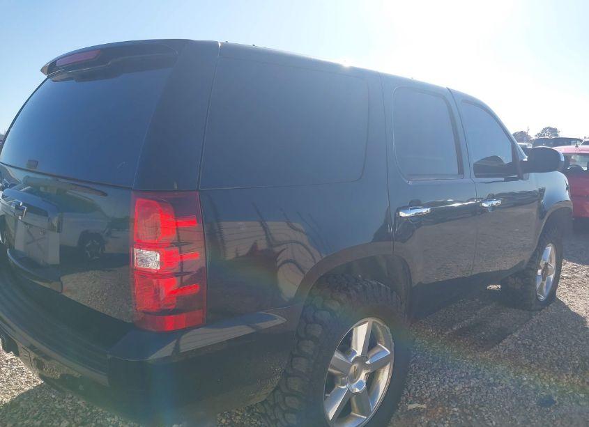 Photo 4 of 2011 Chevrolet Tahoe LT (VIN 1GNSCBE04BR183431)