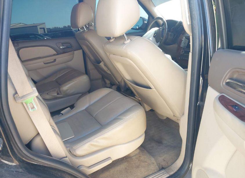 Photo 8 of 2011 Chevrolet Tahoe LT (VIN 1GNSCBE04BR183431)