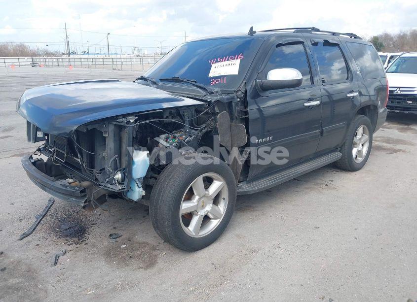 Photo 2 of 2011 Chevrolet Tahoe LT (VIN 1GNSCBE04BR319167)