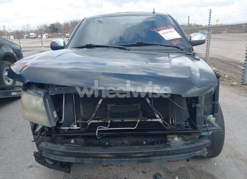 Photo 6 of 2011 Chevrolet Tahoe LT (VIN 1GNSCBE04BR319167)