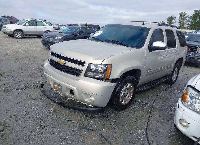 Photo 2 of 2012 Chevrolet Tahoe LT (VIN 1GNSCBE04CR108231)