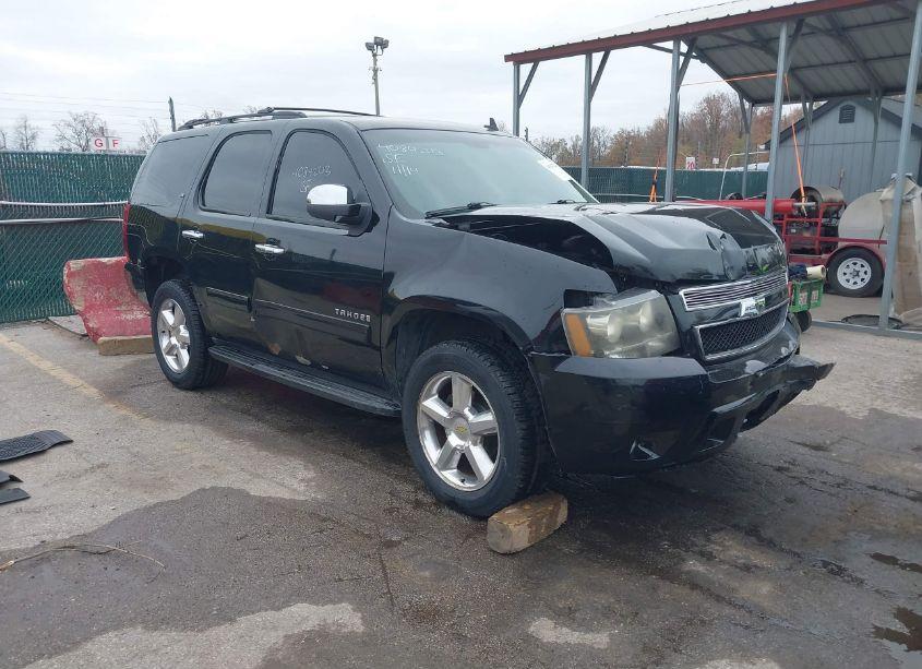 2013 Chevrolet Tahoe LT (VIN 1GNSCBE04DR108280) main photo