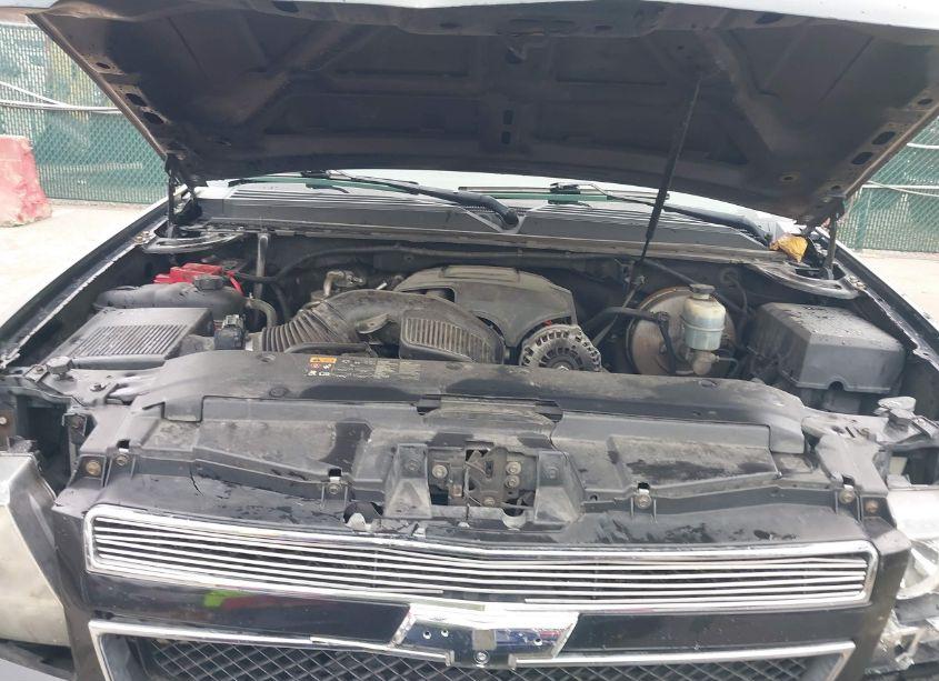 Photo 10 of 2013 Chevrolet Tahoe LT (VIN 1GNSCBE04DR108280)