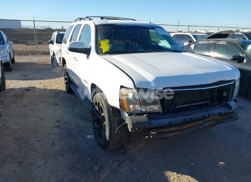 2013 Chevrolet Tahoe LT (VIN 1GNSCBE04DR157673) main photo
