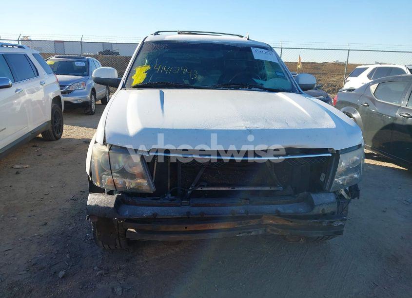 Photo 12 of 2013 Chevrolet Tahoe LT (VIN 1GNSCBE04DR157673)