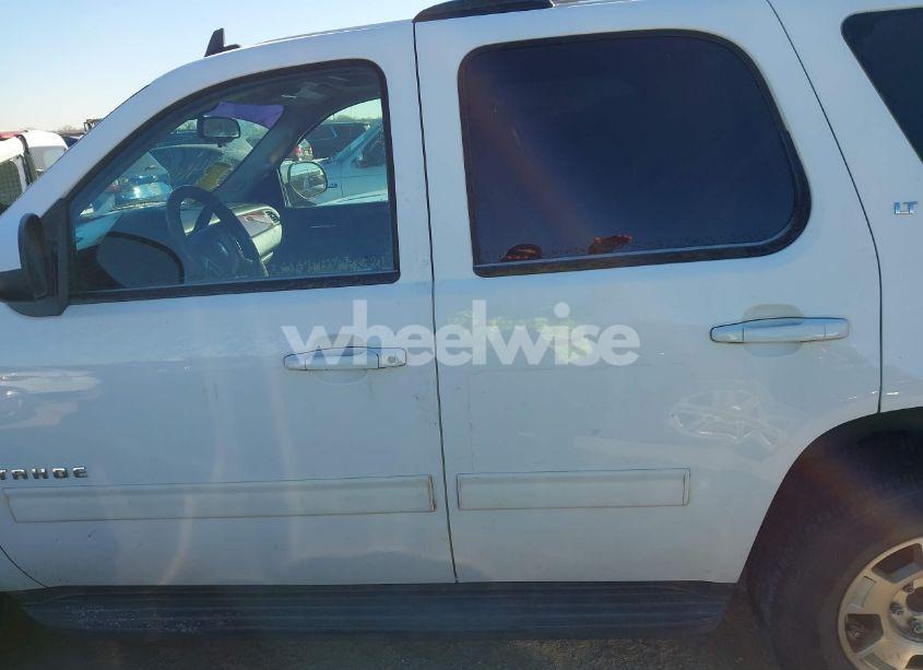 Photo 14 of 2013 Chevrolet Tahoe LT (VIN 1GNSCBE04DR157673)