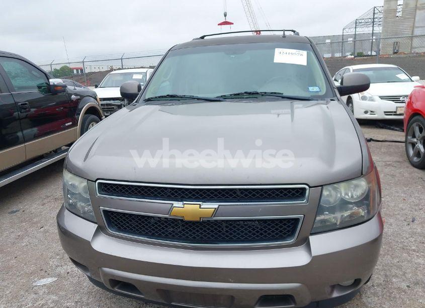 Photo 12 of 2013 Chevrolet Tahoe LT (VIN 1GNSCBE04DR163442)