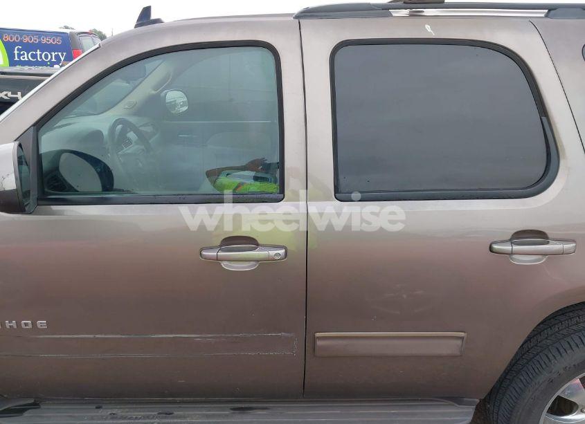 Photo 14 of 2013 Chevrolet Tahoe LT (VIN 1GNSCBE04DR163442)