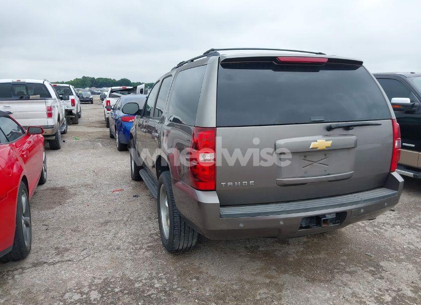 Photo 3 of 2013 Chevrolet Tahoe LT (VIN 1GNSCBE04DR163442)