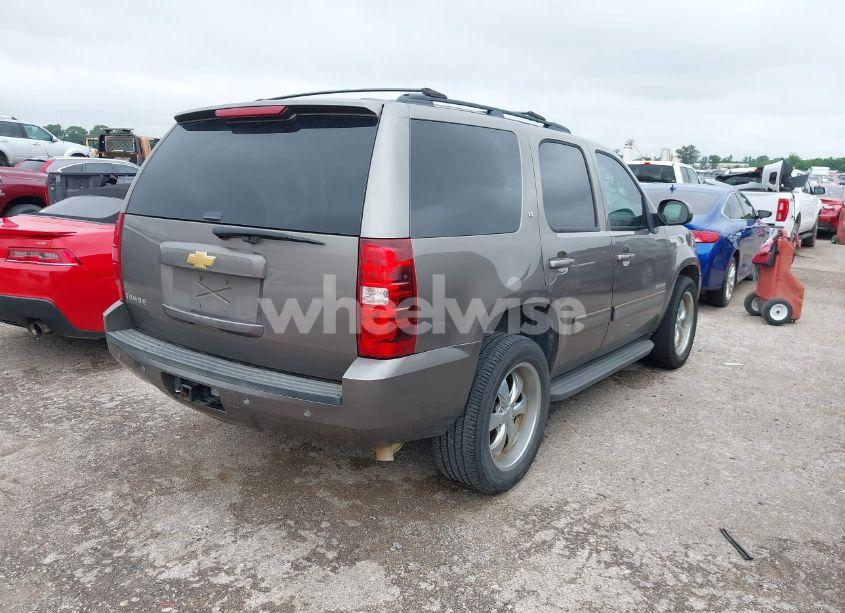 Photo 4 of 2013 Chevrolet Tahoe LT (VIN 1GNSCBE04DR163442)