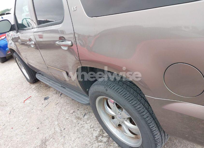 Photo 6 of 2013 Chevrolet Tahoe LT (VIN 1GNSCBE04DR163442)