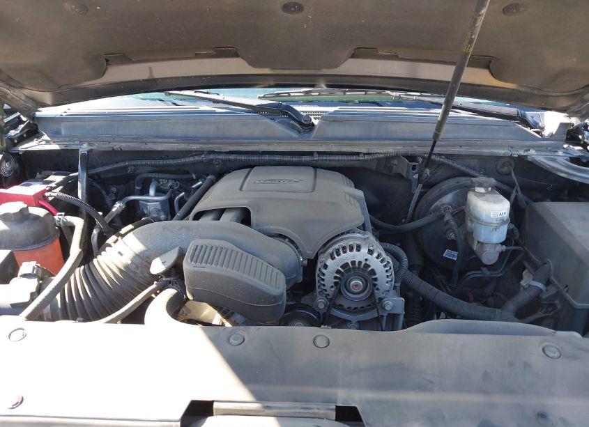 Photo 10 of 2013 Chevrolet Tahoe LT (VIN 1GNSCBE04DR255313)