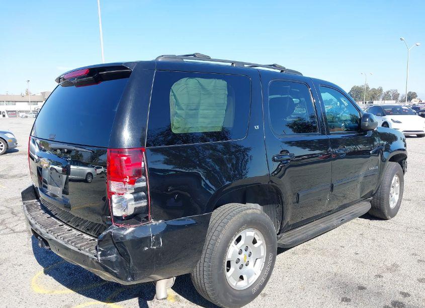 Photo 4 of 2013 Chevrolet Tahoe LT (VIN 1GNSCBE04DR255313)