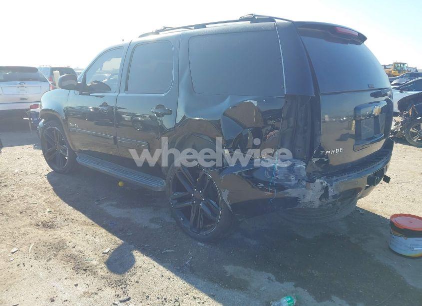 Photo 3 of 2013 Chevrolet Tahoe LT (VIN 1GNSCBE04DR270555)