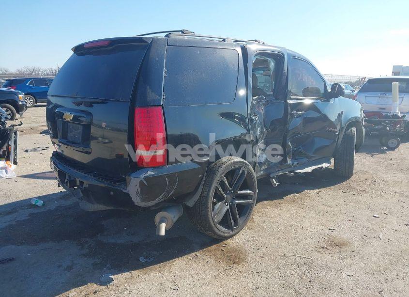 Photo 4 of 2013 Chevrolet Tahoe LT (VIN 1GNSCBE04DR270555)