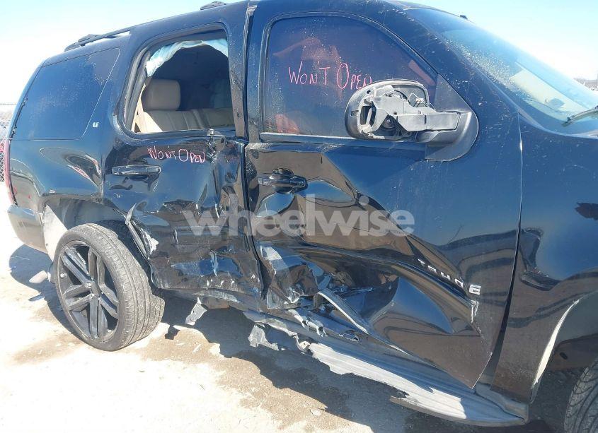 Photo 6 of 2013 Chevrolet Tahoe LT (VIN 1GNSCBE04DR270555)