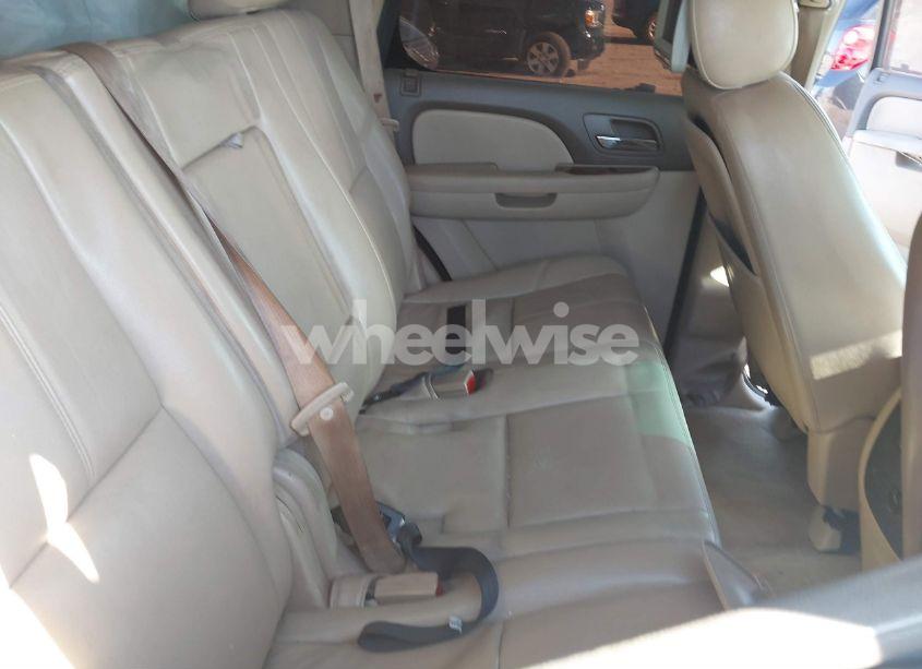 Photo 8 of 2013 Chevrolet Tahoe LT (VIN 1GNSCBE04DR270555)