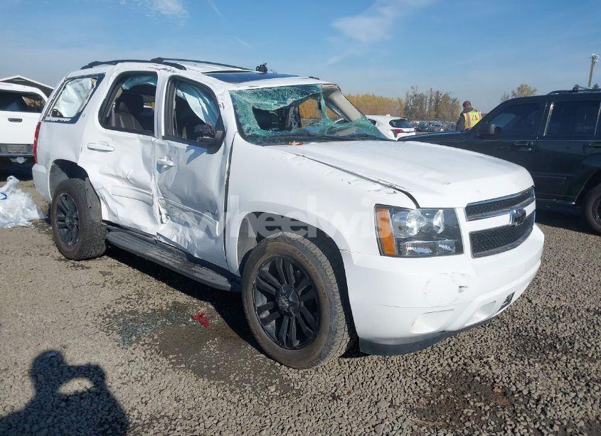 2014 Chevrolet Tahoe LT (VIN 1GNSCBE04ER229733) main photo