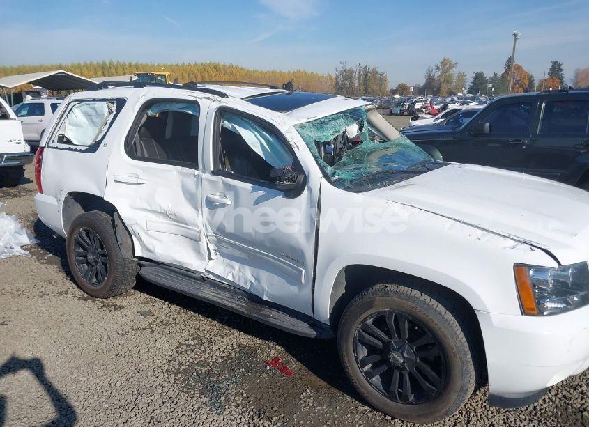 Photo 6 of 2014 Chevrolet Tahoe LT (VIN 1GNSCBE04ER229733)