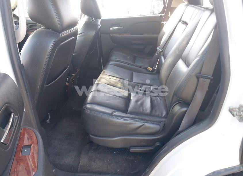 Photo 8 of 2014 Chevrolet Tahoe LT (VIN 1GNSCBE04ER229733)