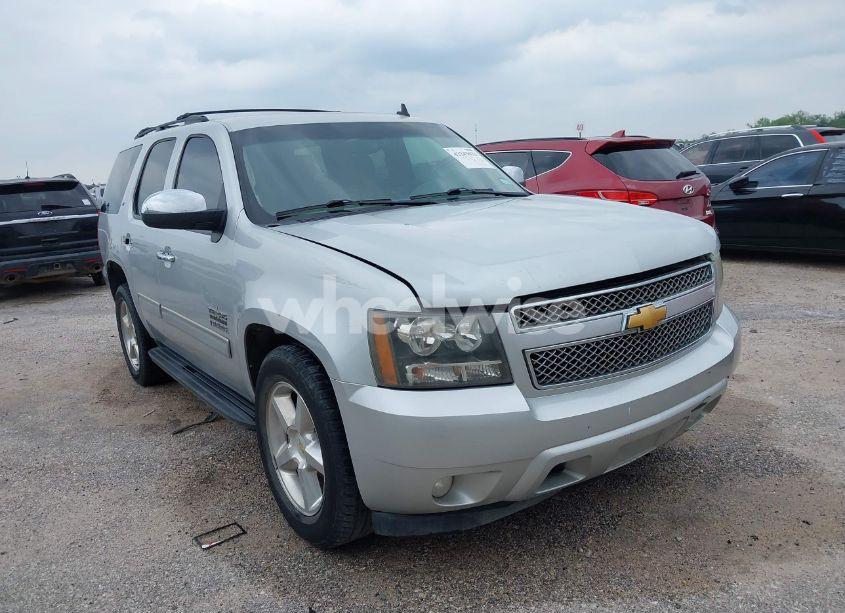 2011 Chevrolet Tahoe LT (VIN 1GNSCBE05BR190310) main photo