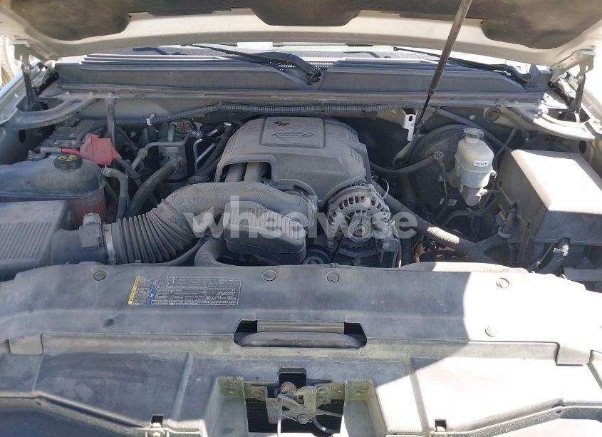 Photo 10 of 2011 Chevrolet Tahoe LT (VIN 1GNSCBE05BR190310)