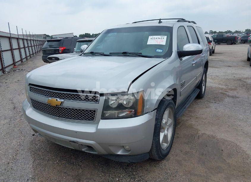 Photo 2 of 2011 Chevrolet Tahoe LT (VIN 1GNSCBE05BR190310)