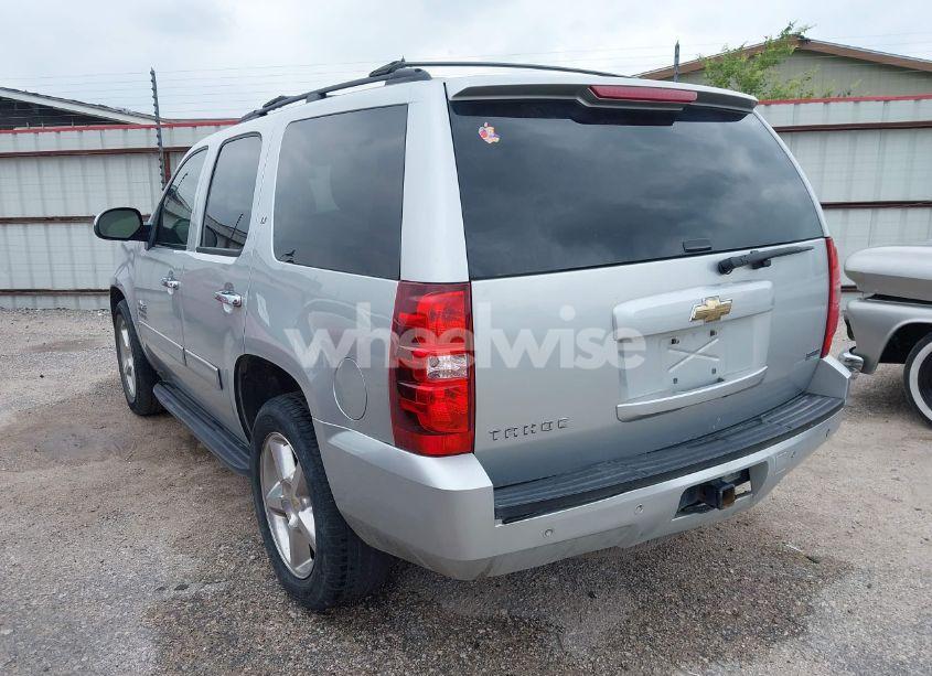 Photo 3 of 2011 Chevrolet Tahoe LT (VIN 1GNSCBE05BR190310)