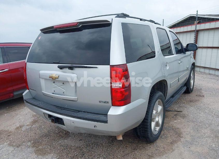 Photo 4 of 2011 Chevrolet Tahoe LT (VIN 1GNSCBE05BR190310)