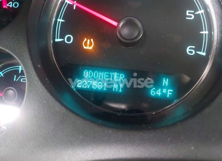 Photo 15 of 2011 Chevrolet Tahoe LT (VIN 1GNSCBE05BR195443)