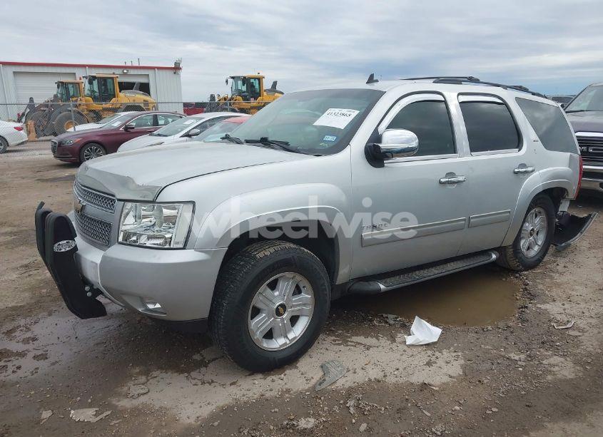 Photo 2 of 2011 Chevrolet Tahoe LT (VIN 1GNSCBE05BR376638)