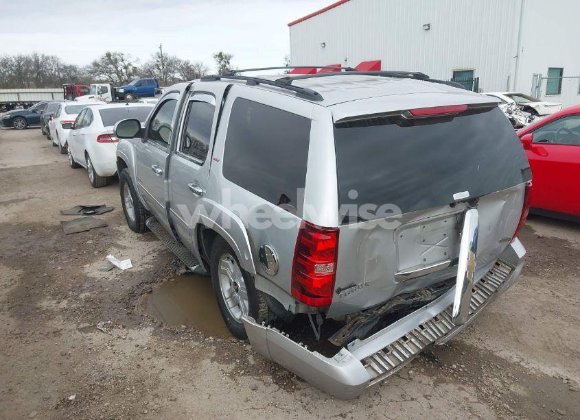 Photo 6 of 2011 Chevrolet Tahoe LT (VIN 1GNSCBE05BR376638)