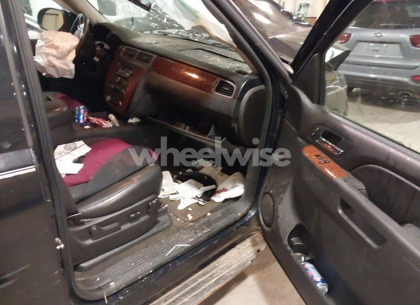 Photo 5 of 2012 Chevrolet Tahoe LT (VIN 1GNSCBE05CR239474)