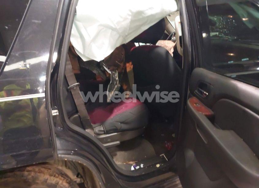 Photo 8 of 2012 Chevrolet Tahoe LT (VIN 1GNSCBE05CR239474)